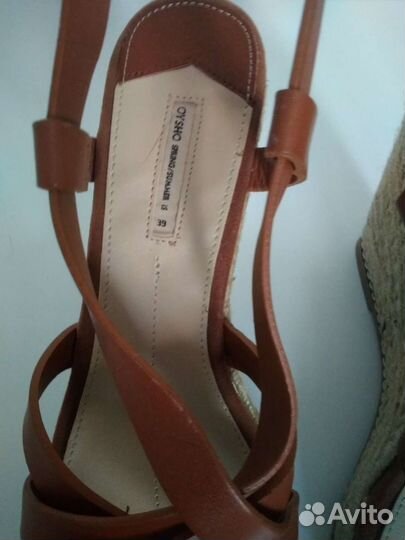 Босоножки новые