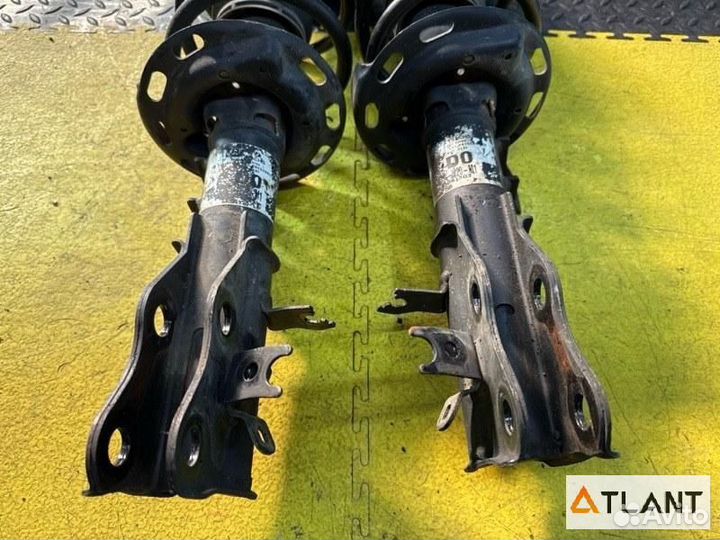 Стойка подвески передний honda vezel