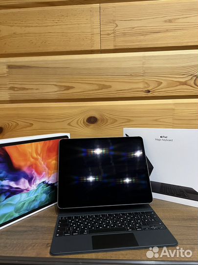 Apple iPad Pro (4-го поколения) Wi-Fi + Cellular