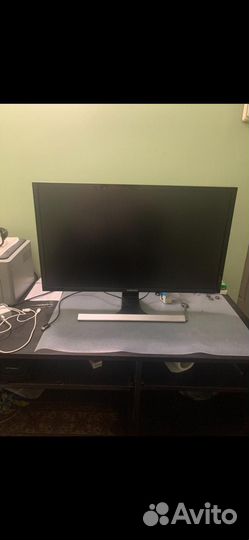 Монитор Samsung 28