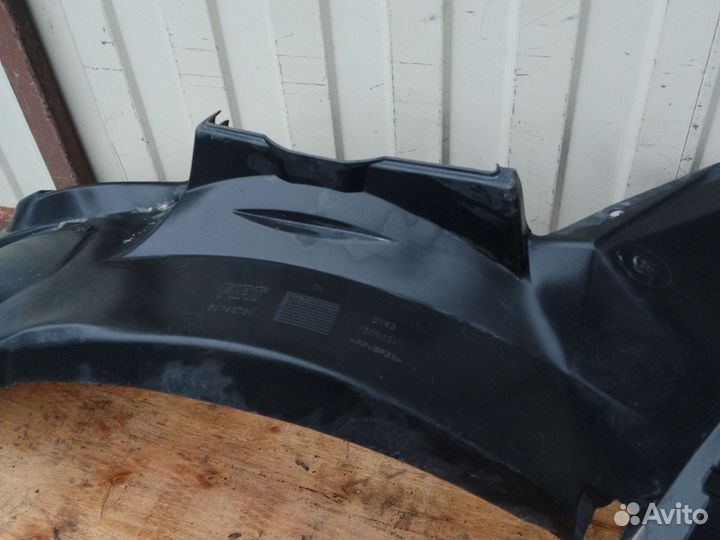 Подкрылок передний правый Fiat 500 2007