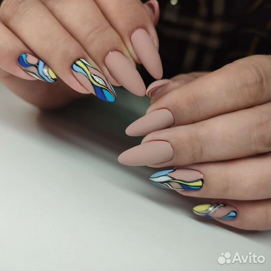 Наращивание ногтей