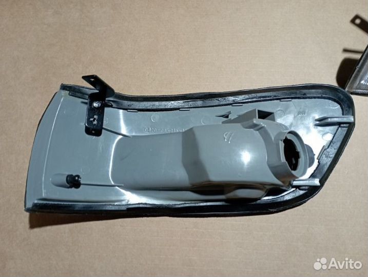 Габаритный огонь 2шт L+R передний Nissan Bluebird