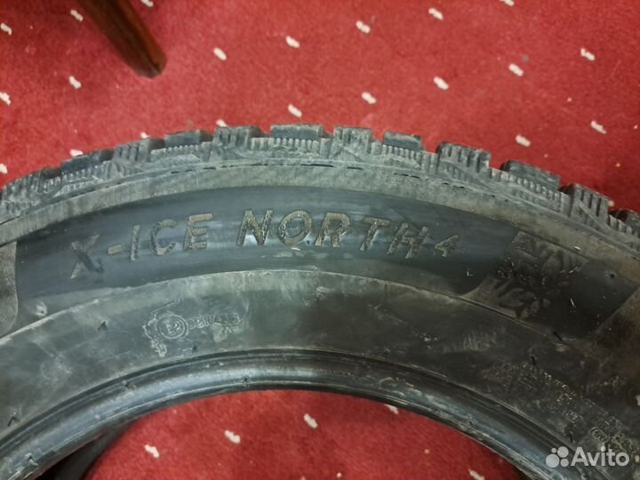 Michelin X-Ice North 4 215/65 R16