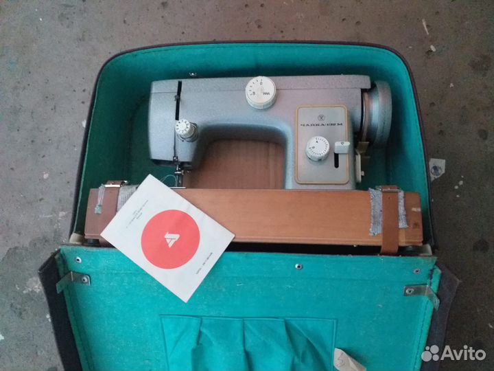 Швейная машина Чайка