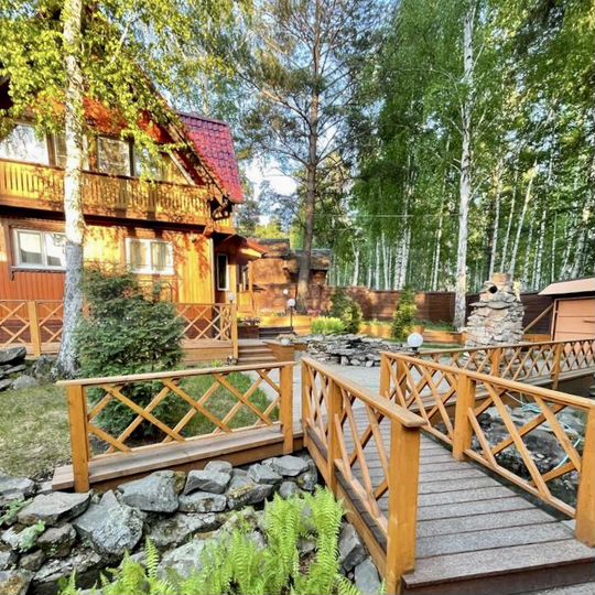 Дом 200 м² на участке 11 сот.