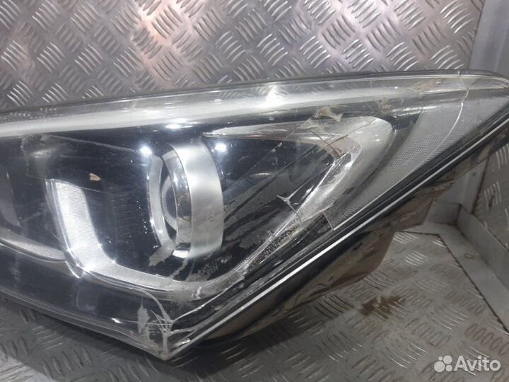Фара левая Hyundai Santa Fe DM