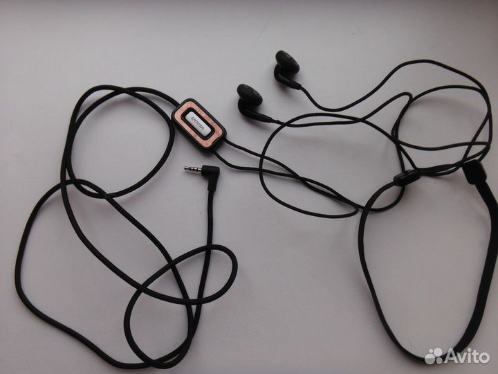 Бу гарнитура авито уфа. Nokia HS-40. Nokia 6300 наушники. Беспроводные наушники нокиа 3110. Наушники нокиа HS.