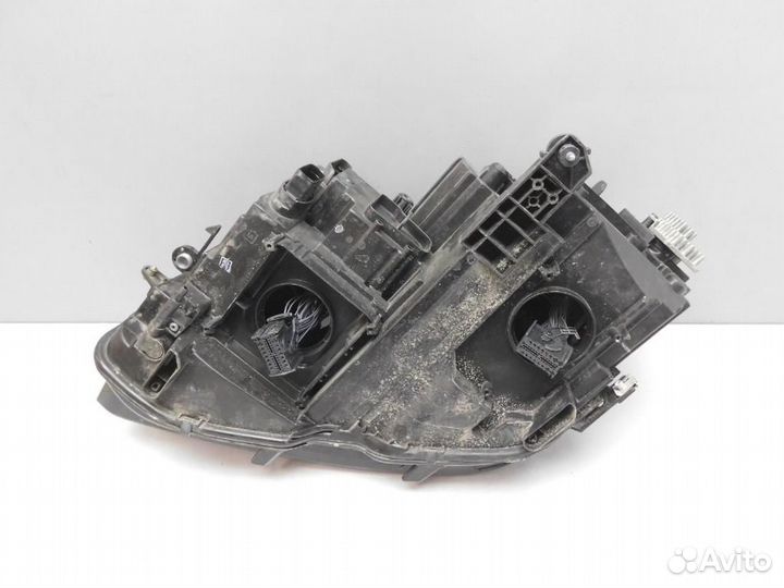 Фара правая Volkswagen Tiguan