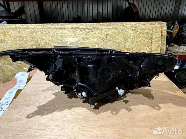 Фара левая и правая Toyota Rav4 XA50