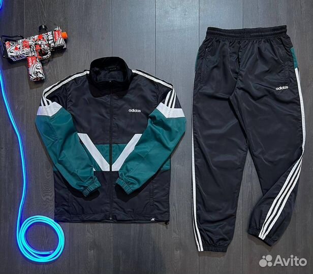 Спортивный костюм adidas
