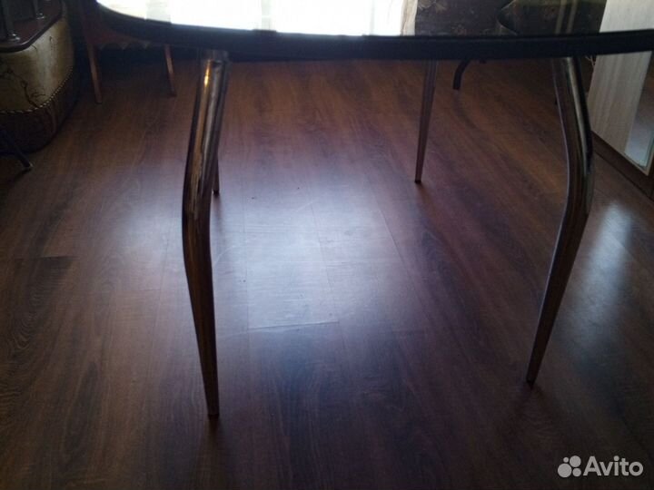 Кухонный стол стеклянный раскладной
