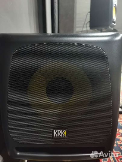 Студийные мониторы с сабвуфером