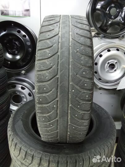 Bridgestone Ice Cruiser 7000 215/65 R16 98T