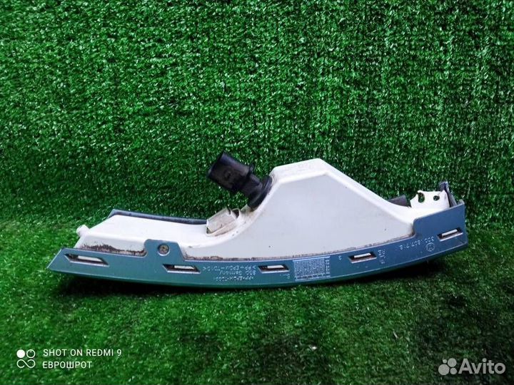 Указатель поворота в бампер правый Volkswagen Pas