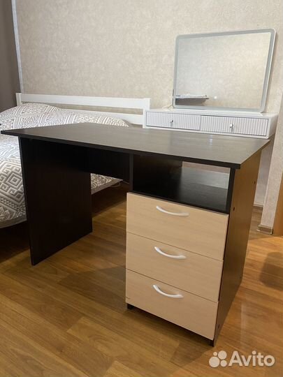 Письменный стол