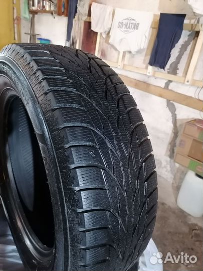 Marshal WinterCraft SUV Ice WS51 235/60 R18 107T
