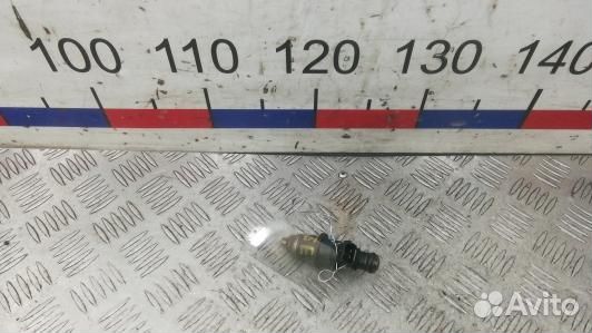 Форсунка бензиновая mitsubishi carisma (KSE03B701)