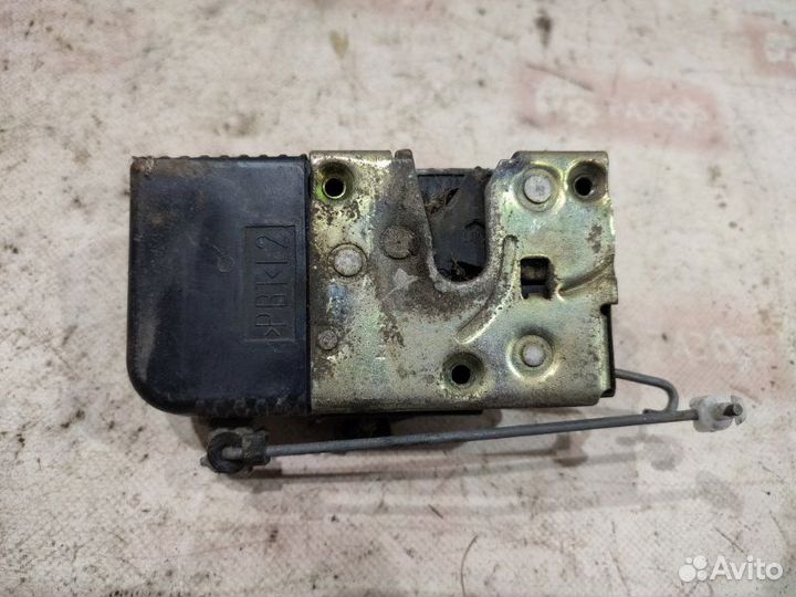 Замок двери передний левый Peugeot 406 8B XU7JP4