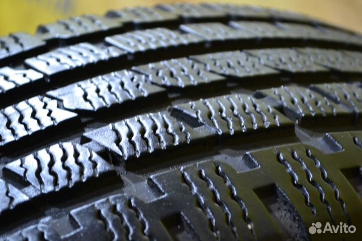 Kumho I'Zen KW27 205/55 R17