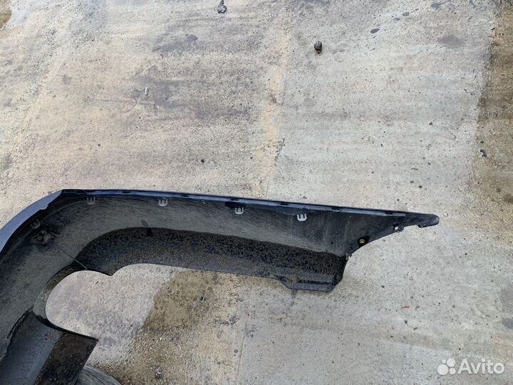 Задний бампер Toyota Majesta 186