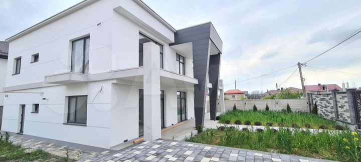 Дом 450 м² на участке 6 сот.