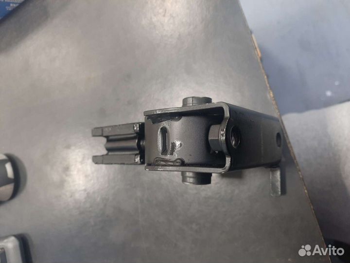 Опора двигателя toyota corolla