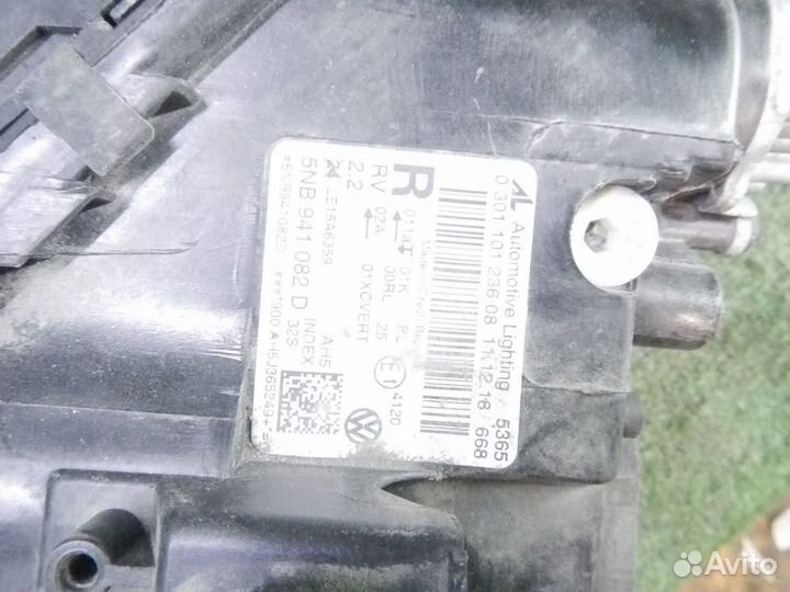 Фара правая Volkswagen Tiguan