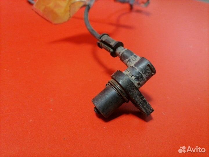 Датчик abs передний правый Toyota Hilux Surf