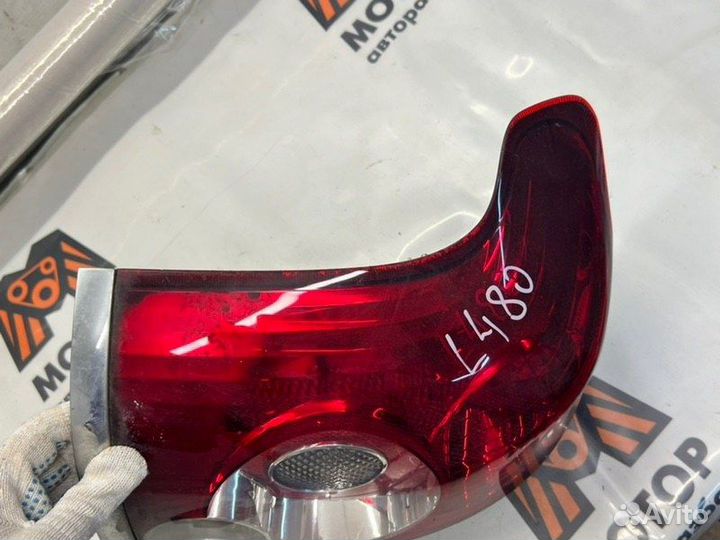 Фонарь задний левый Toyota Avensis 2 250 1zzfe