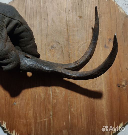 Старинный инструмент для работы с деревом