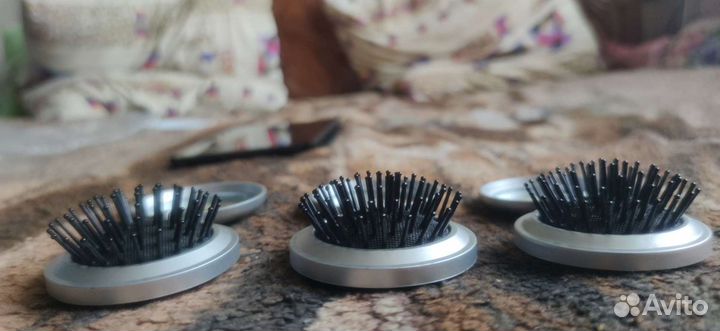 Расческа новая с зеркалом складная