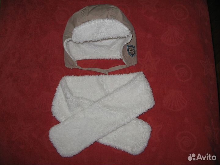 Шапки и шарф на 2-3 года на осень