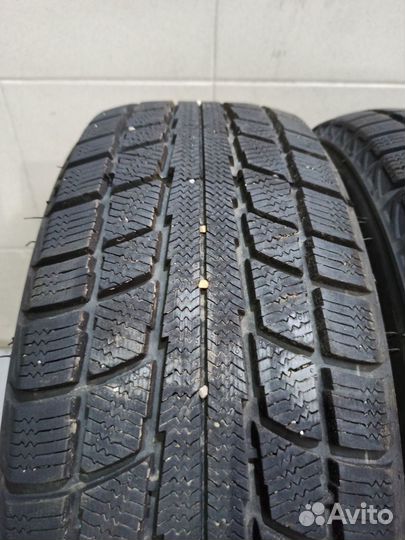 Triangle Snowlink TWT02 215/60 R17 96H