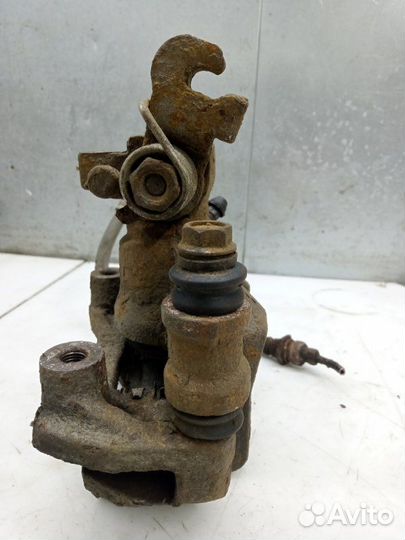 Суппорт задний правый Kia Spectra седан S6D.1.6