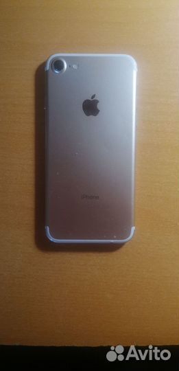 Телефон iPhone 7