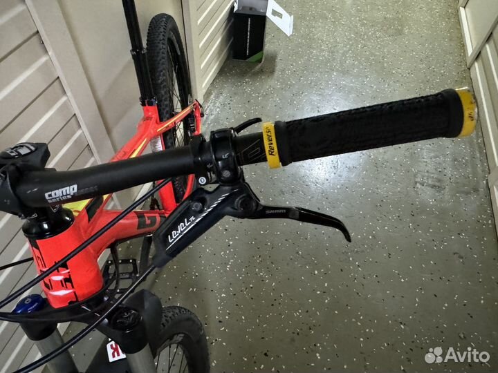 Велосипед Gt avalanche 27,5 размер S