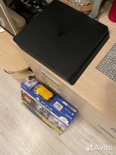 Идеальная Sony PlayStation 4 Slim