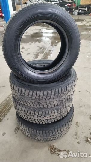 Maxxis ArcticTrekker NS3 235/65 R17