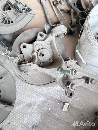 Поворотные кулаки Toyota Camry (XV70)