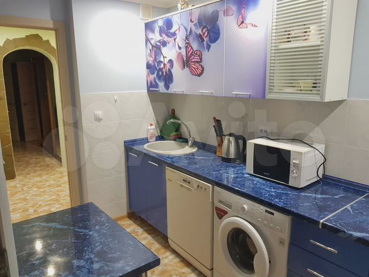 3-к. квартира, 80 м², 8/9 эт.