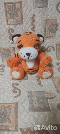 Интерьерная игрушка тигр вязаный крючком