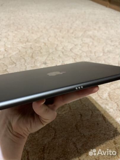 iPad 7 (2019) 32gb отличный