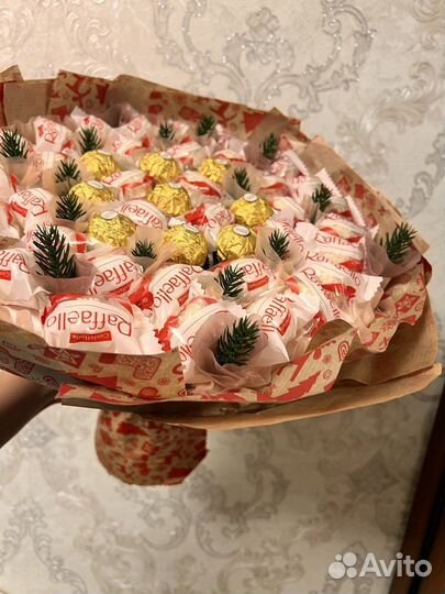 Сладкий букет из конфет