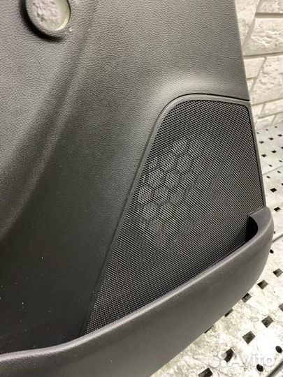 Opel Mokka Обшивка двери задней левой и правой