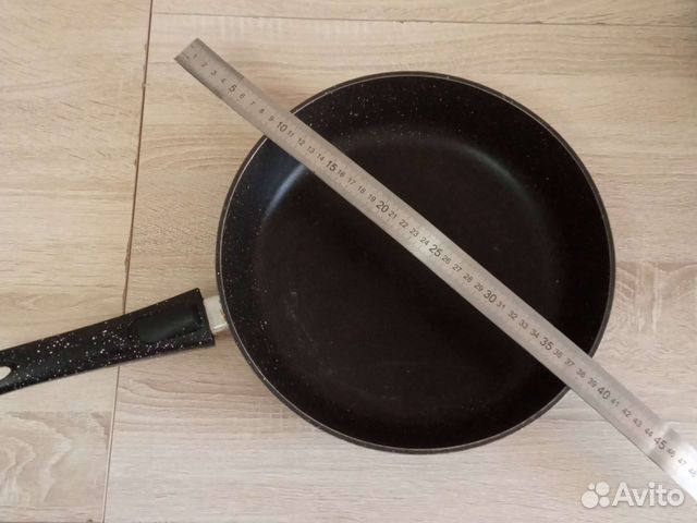 Сковороды две