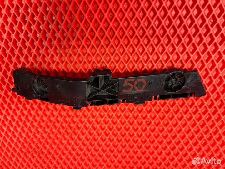 Крепление бампера заднее правое Nissan Note HE12