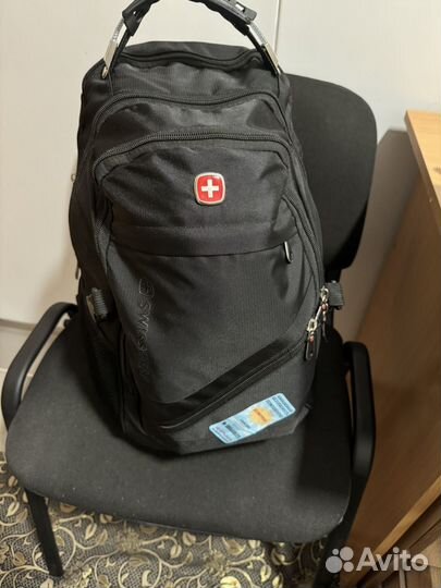 Рюкзак с вешами мужскими, отдам также диски на ps4