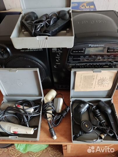 Аудио аппараты, микрофоны, кассеты, приемник