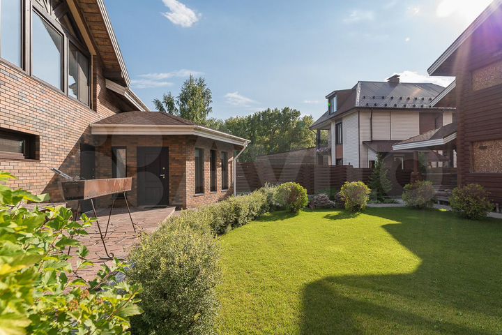 Дом 264 м² на участке 7,8 сот.